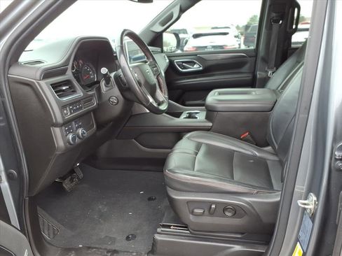 Used 2021 Chevrolet Suburban RST w/ Luxury Package image 11