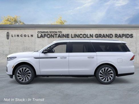 New 2026 Lincoln Navigator L Black Label AWD/4WD image 3