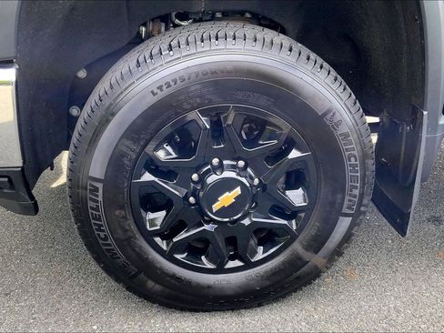 Used 2024 Chevrolet Silverado 2500 LTZ w/ LTZ Plus Package AWD/4WD image 10