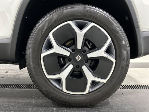 Used 2024 Rivian R1S Adventure AWD/4WD image 10