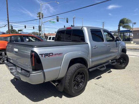 Used 2015 Toyota Tacoma PreRunner w/ TRD Sport Package image 5