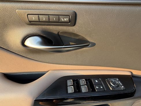 Certified 2023 Lexus ES 250 w/ Premium Package AWD/4WD image 14