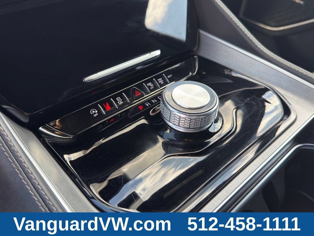 Used 2025 Jeep Wagoneer Series II RWD image 17