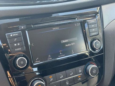 Used 2021 Nissan Rogue Sport S image 12