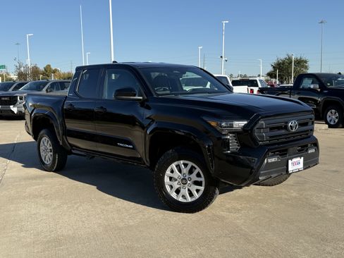 Used 2024 Toyota Tacoma SR5 image 2
