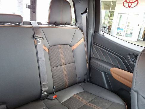 Used 2024 GMC Canyon AT4 AWD/4WD image 21