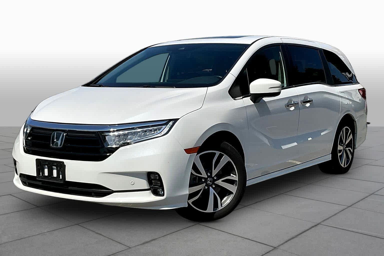 Used 2023 Honda Odyssey Touring image 1