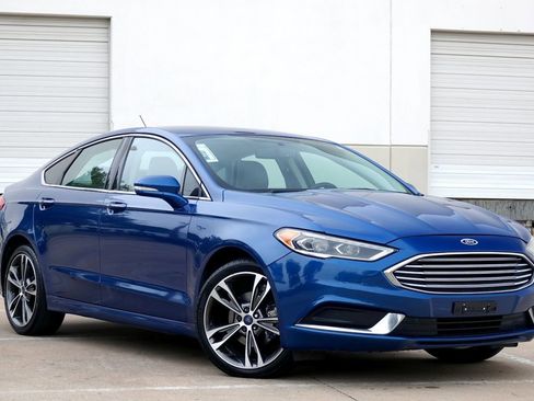 Used 2018 Ford Fusion SE w/ Fusion SE Technology Package image 1
