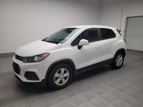 Used 2021 Chevrolet Trax LS w/ Tint and Cruise Package FWD image 2