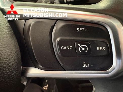 Used 2018 Jeep Wrangler Unlimited Sahara w/ Uconnect 4C Nav & Sound Group AWD/4WD image 19