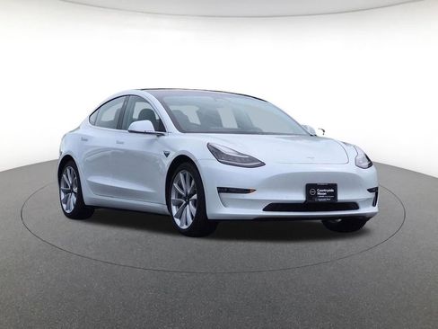 Used 2018 Tesla Model 3 Mid Range RWD image 3