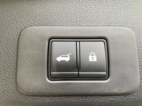 Used 2025 Nissan Murano SV image 29