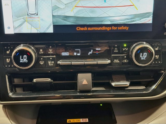 Used 2024 Toyota Highlander Limited AWD/4WD image 13