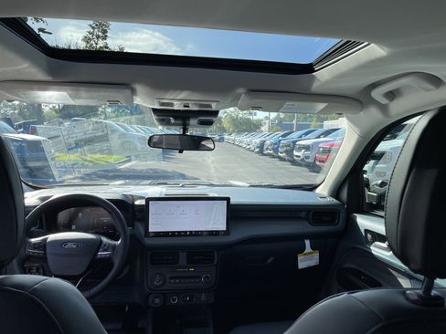 New 2025 Ford Maverick Lariat w/ Black Appearance Package image 38