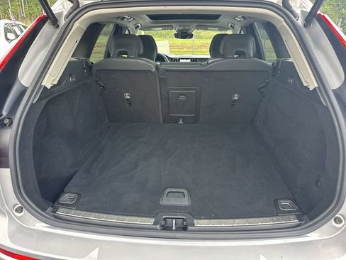 Used 2025 Volvo XC60 B5 Plus AWD/4WD image 26