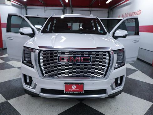 Used 2021 GMC Yukon XL Denali AWD/4WD image 28