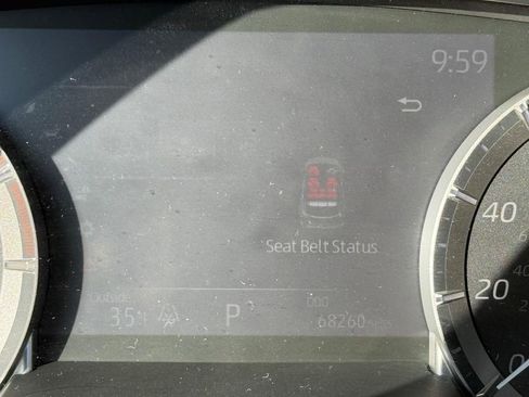 Used 2023 Toyota Highlander XLE image 18