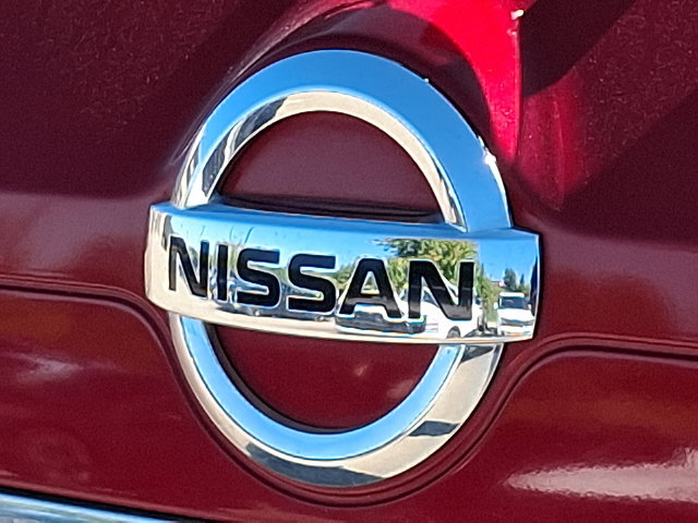 Used 2017 Nissan Rogue SV AWD/4WD image 30