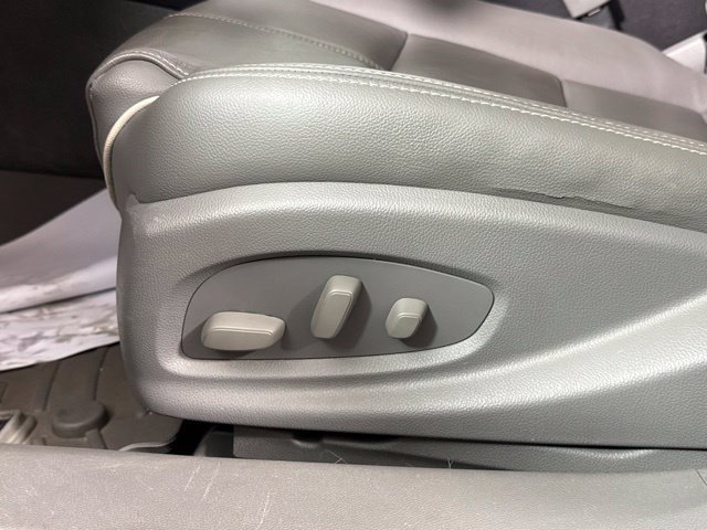 Used 2015 Chevrolet Impala LTZ FWD image 16