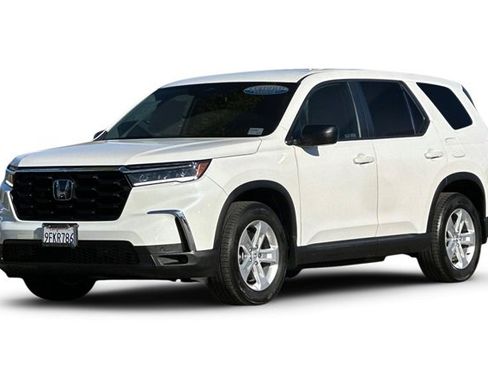 Certified 2023 Honda Pilot LX image 2