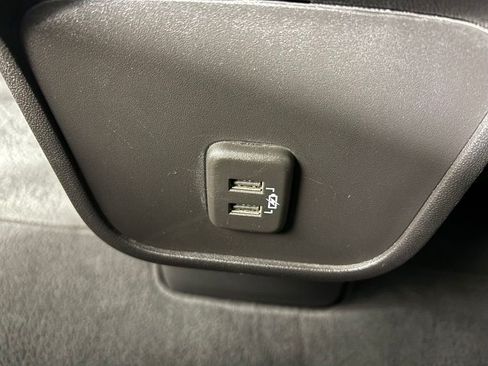 Used 2024 Chevrolet Equinox LT FWD image 34