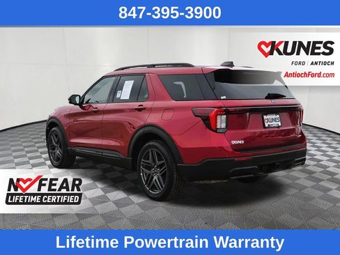 Used 2025 Ford Explorer ST-Line w/ ST-Line Street Pack image 5
