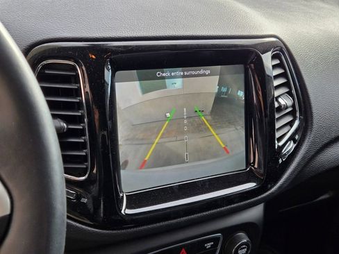 Used 2019 Jeep Compass Limited image 11