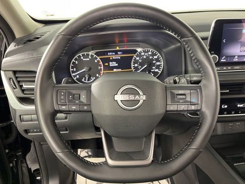 Used 2025 Nissan Rogue SV FWD image 22