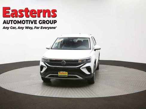 Used 2022 Volkswagen Taos SE image 52