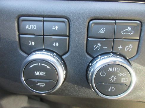 New 2026 GMC Sierra 1500 SLT w/ SLT Premium Plus Package image 18