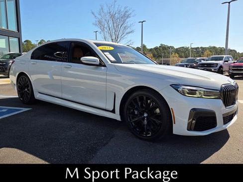 Used 2021 BMW 750i xDrive w/ Executive Package image 17
