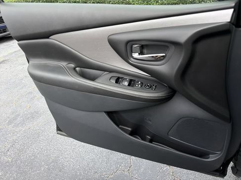 Certified 2024 Nissan Murano SV w/ SV Midnight Edition Package AWD/4WD image 28