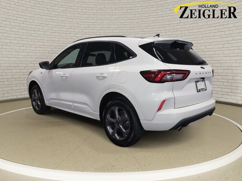 Used 2024 Ford Escape ST-Line AWD/4WD image 7
