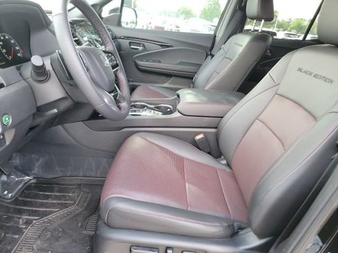 Used 2025 Honda Ridgeline Black Edition image 10