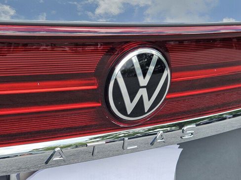 Used 2026 Volkswagen Atlas SE FWD image 32