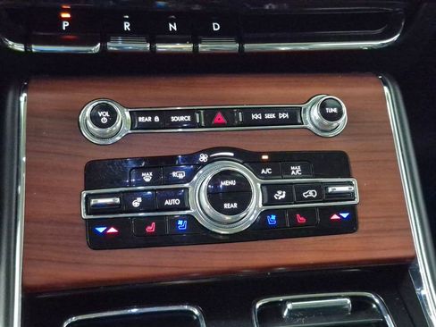 Used 2022 Lincoln Aviator Reserve w/ Equipment Group 201A AWD/4WD image 20