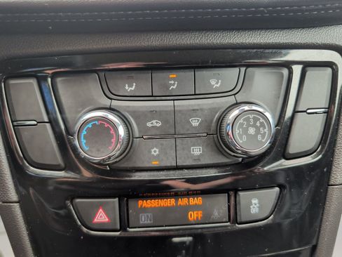 Used 2020 Buick Encore Preferred FWD image 15