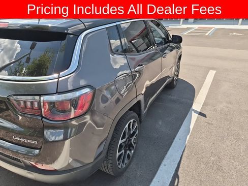 Used 2018 Jeep Compass Limited w/ Navigation Group AWD/4WD image 3