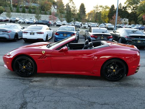 Used 2014 Ferrari California image 8