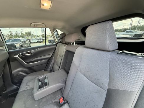 Used 2022 Toyota RAV4 XLE FWD image 25