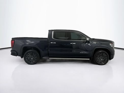 Used 2022 GMC Sierra 1500 Denali Ultimate AWD/4WD image 4