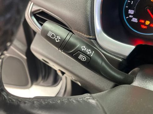 Used 2020 Chevrolet Traverse LT w/ Driver Confidence II Package AWD/4WD image 21