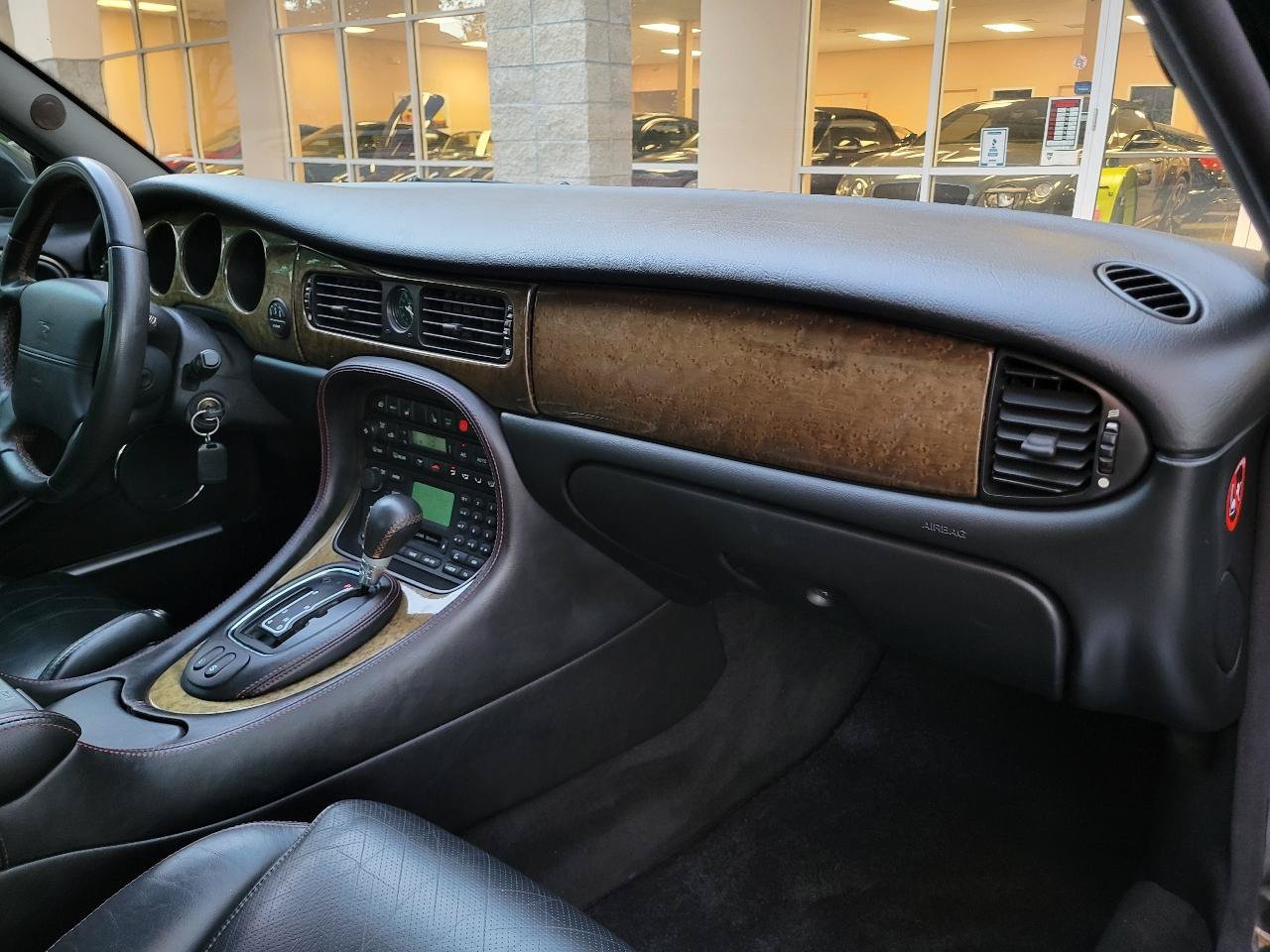 Used 2002 Jaguar XJ8 RWD image 20
