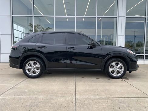 Certified 2025 Honda HR-V LX image 2