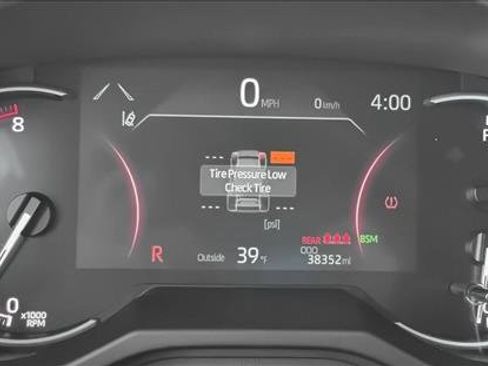 Used 2024 Toyota RAV4 Adventure image 12