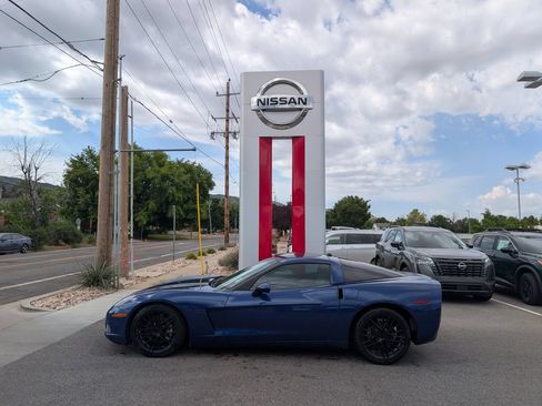 Used 2005 Chevrolet Corvette Coupe w/ Preferred Equipment Group RWD image 1