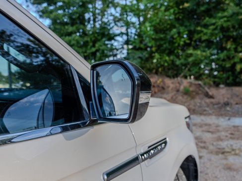 Used 2019 Lincoln Navigator L Reserve AWD/4WD image 12