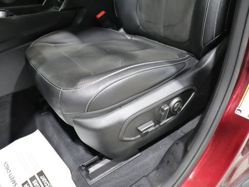 Used 2023 Jeep Grand Cherokee Altitude AWD/4WD image 12