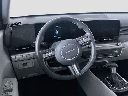 Used 2025 Hyundai Kona SEL FWD image 18