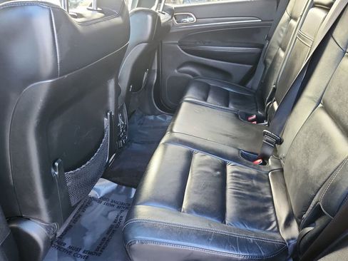 Used 2017 Jeep Grand Cherokee Limited image 10